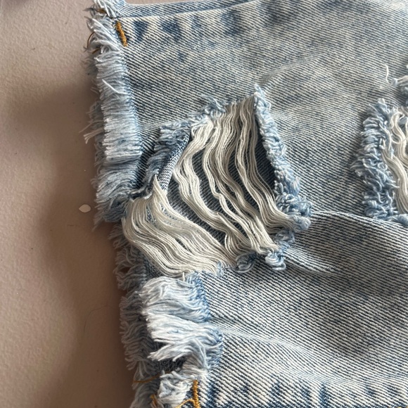 FLAMINGO DISTRESSED LIGHT WASH JEANS NEW XXXXL BUT FITS LIKE A 2X - Picture 4 of 8